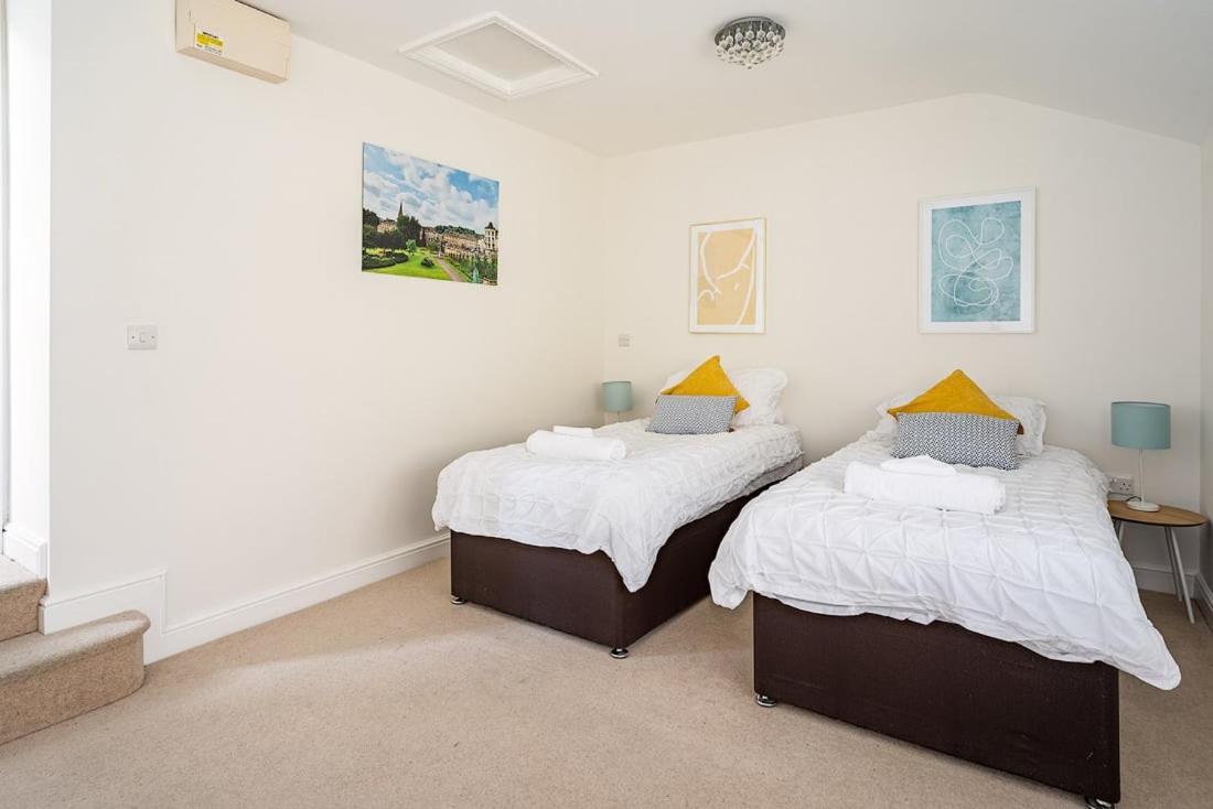 Spacious 2 Bedroom House With Stunning Views Bath Exteriör bild
