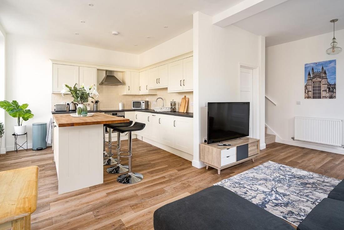 Spacious 2 Bedroom House With Stunning Views Bath Exteriör bild