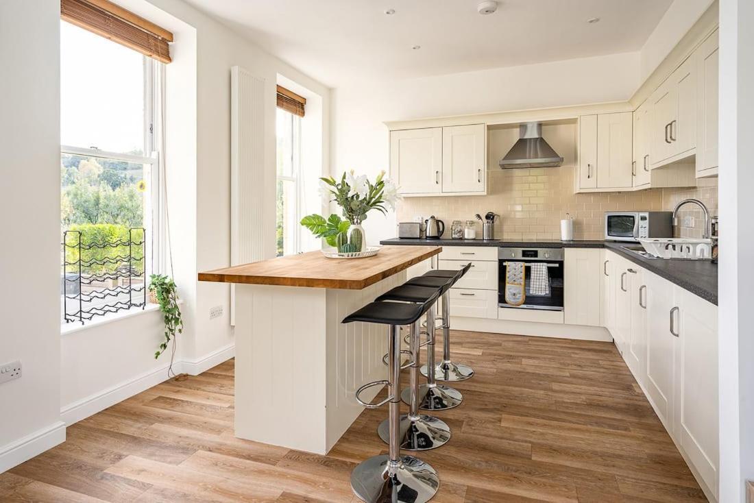Spacious 2 Bedroom House With Stunning Views Bath Exteriör bild
