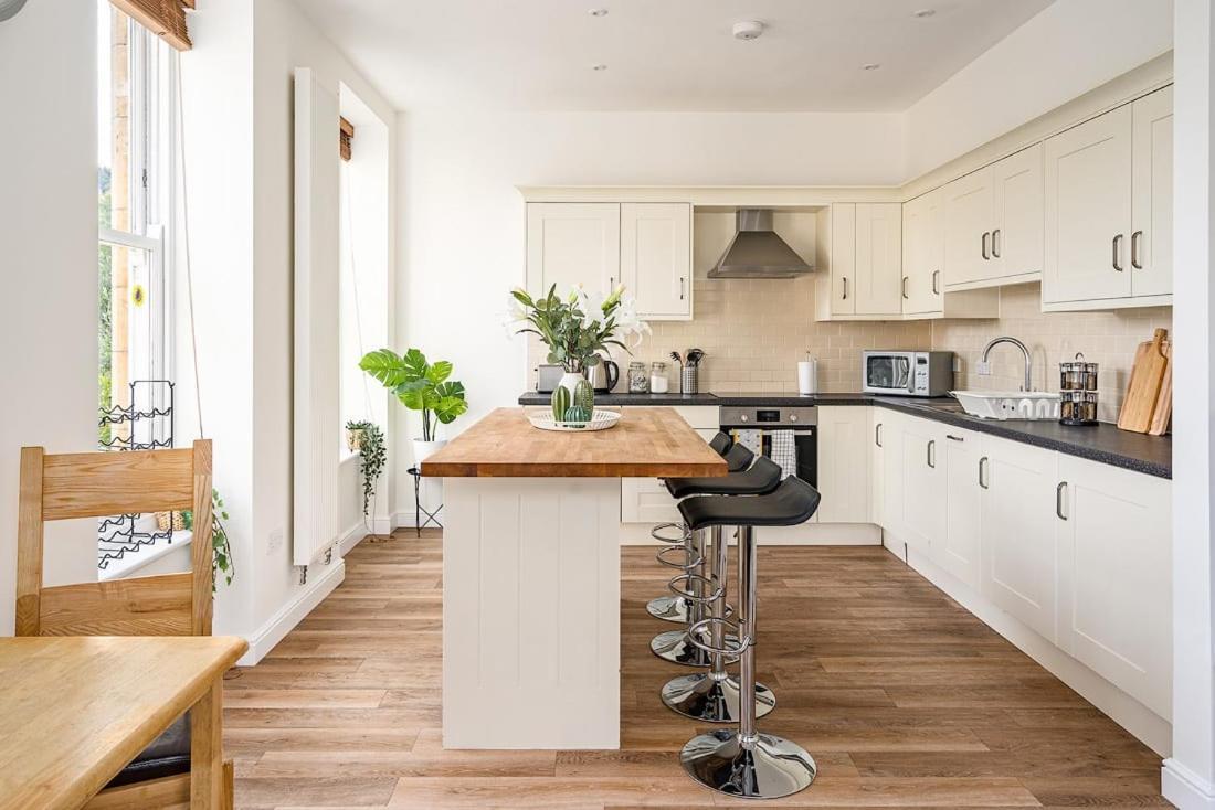 Spacious 2 Bedroom House With Stunning Views Bath Exteriör bild